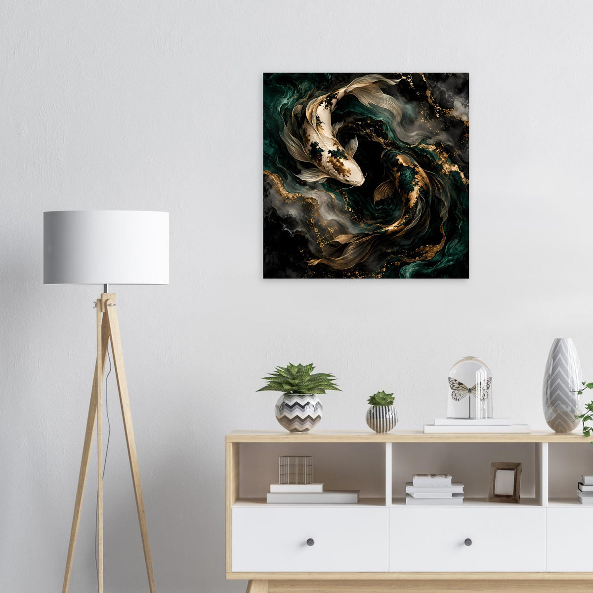 Quadratisches Kunstposter mit schimmerndem Koi-Fisch in Smaragdgrün und Gold
