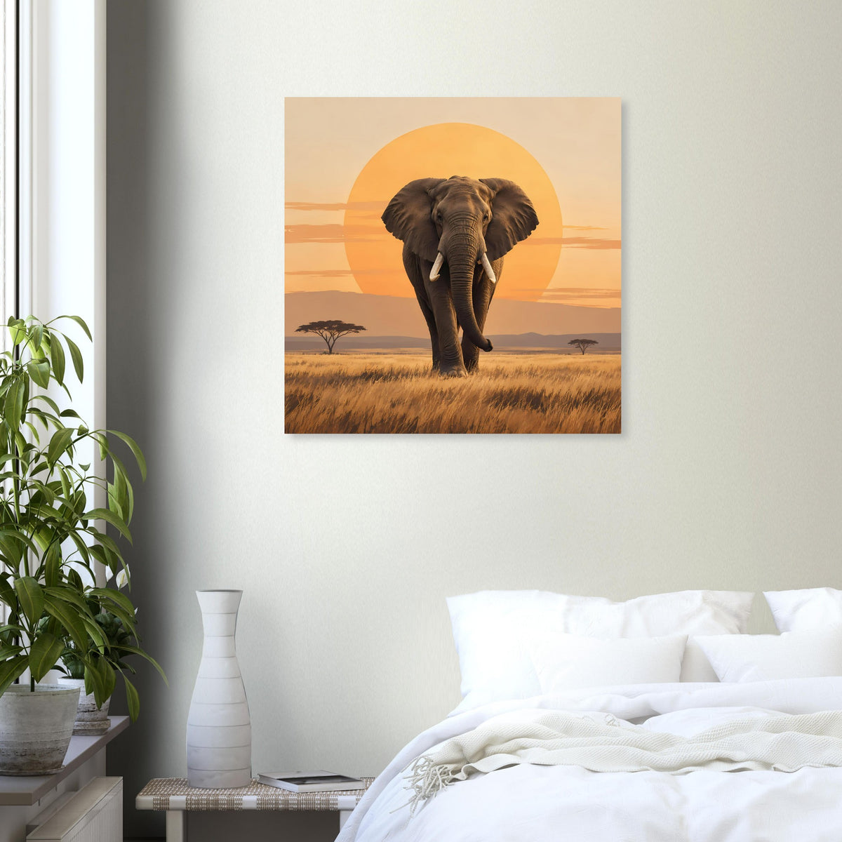 Quadratisches mattes Poster: Elefant im Sonnenuntergang über trockener Graslandschaft