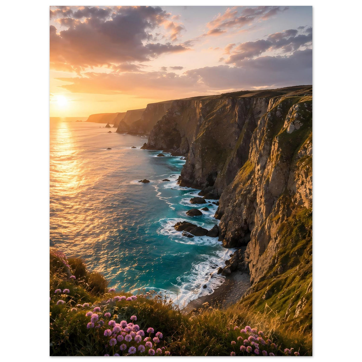 Hochformat-Poster mit Küste bei Sonnenuntergang, Sonne links, Klippen und Brandung.