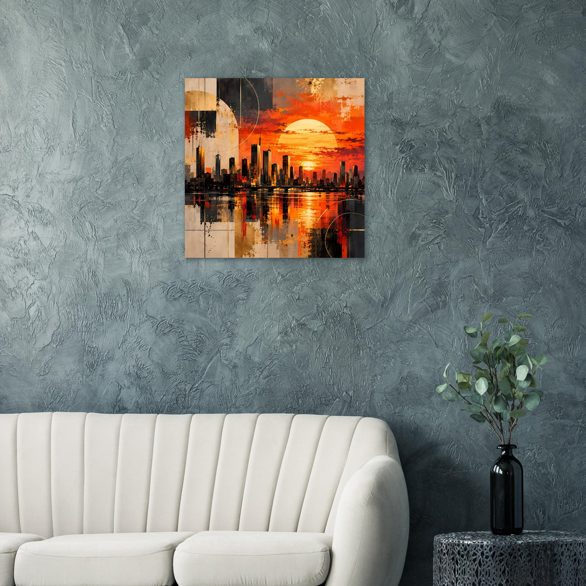 Quadratisches Poster mit abstrakter Stadtsilhouette, orange-roter Abendsonne und Reflexion