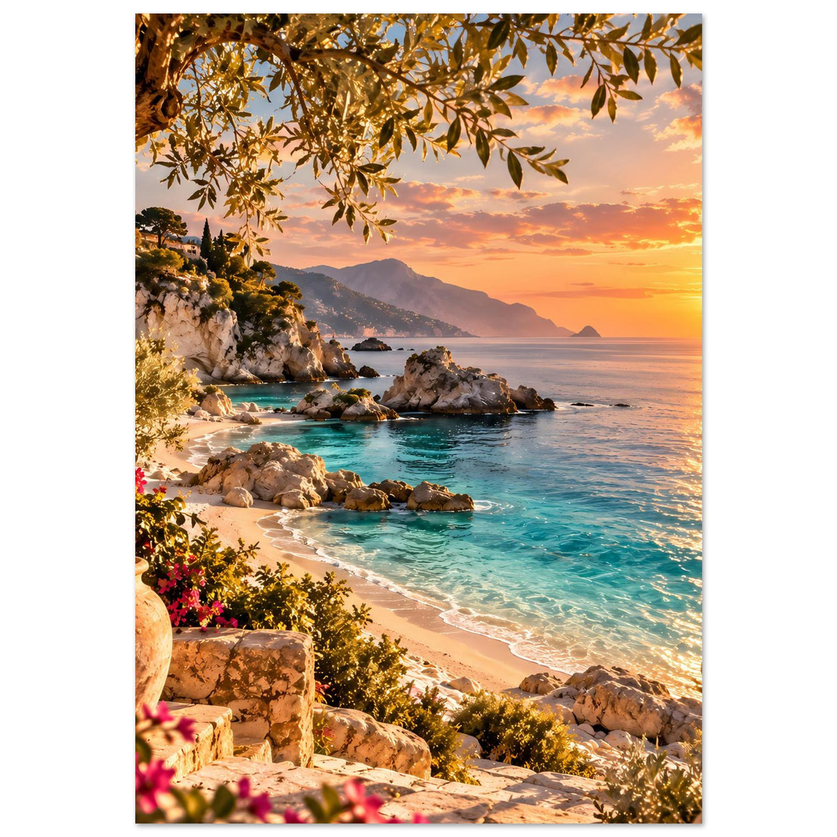 Strandposter mit Sonnenuntergang: felsige Küste, türkisfarbenes Wasser, Sandstrand
