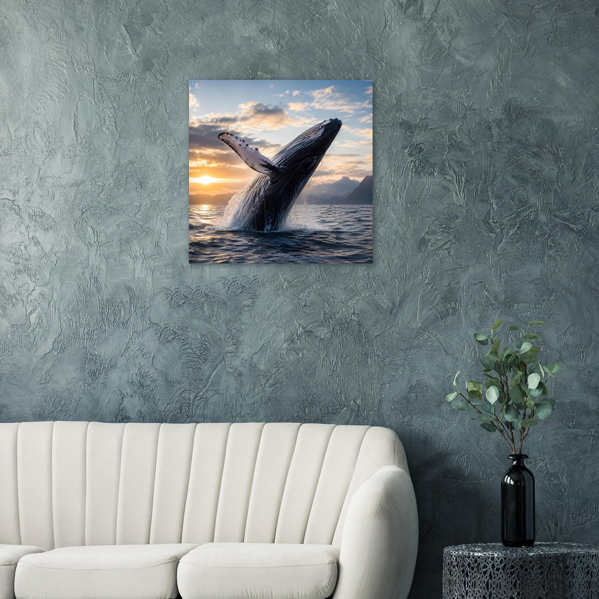 Wandposter mit Buckelwal, der aus dem Meer aufsteigt, Sonnenuntergang, blaue Umrandung