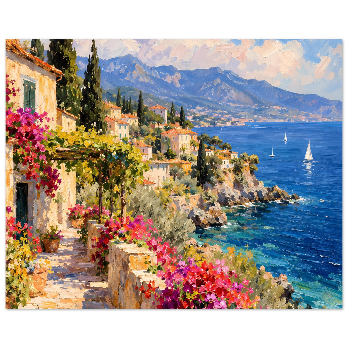Horizontales Poster: Blumen am Geländer, Küstenhäuser, blaues Meer mit Segelbooten und Bergen