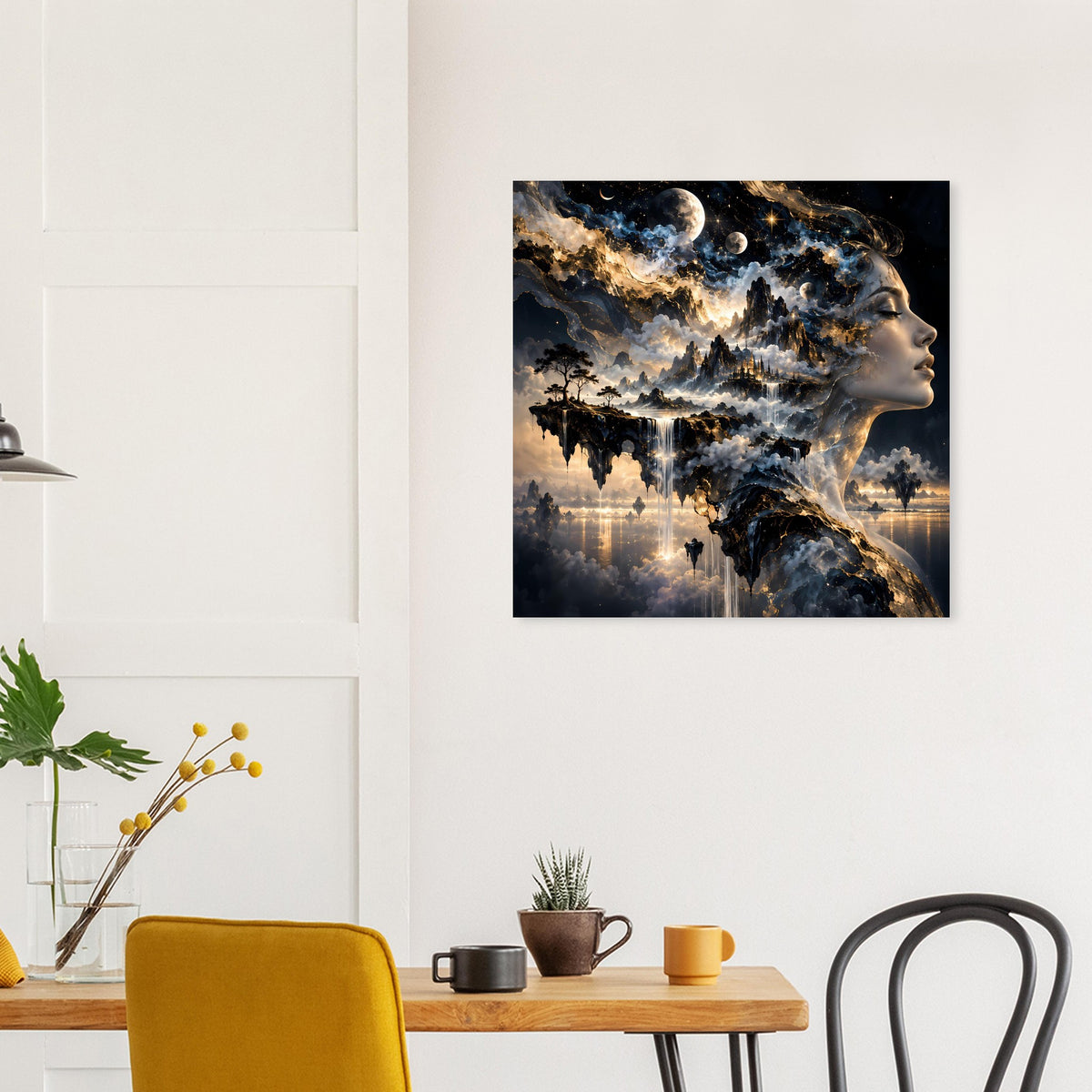 Gerahmtes Poster mit kosmischem Traumdesign: Frauenprofil, Mond, Sterne und fließende Wolken