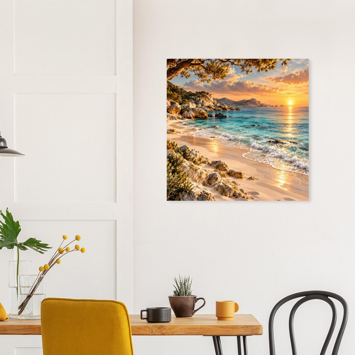 Quadratisches Poster mit Küstenlinie und goldenem Licht am Sonnenuntergang