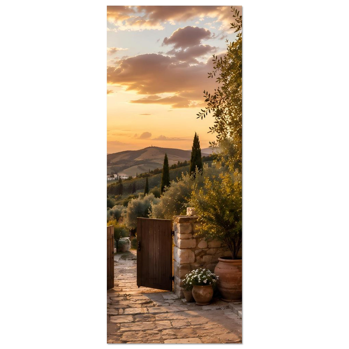 Hochformatiges Poster mit Terrassenweg, Gartentür, Steinmauer und Olivenlaub im Sonnenuntergang