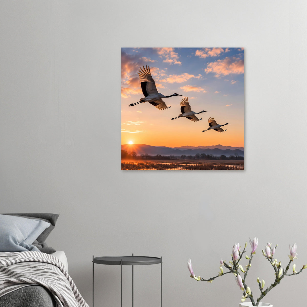Kleines Poster mit fliegenden Kranichen im Sonnenuntergang über Landschaft
