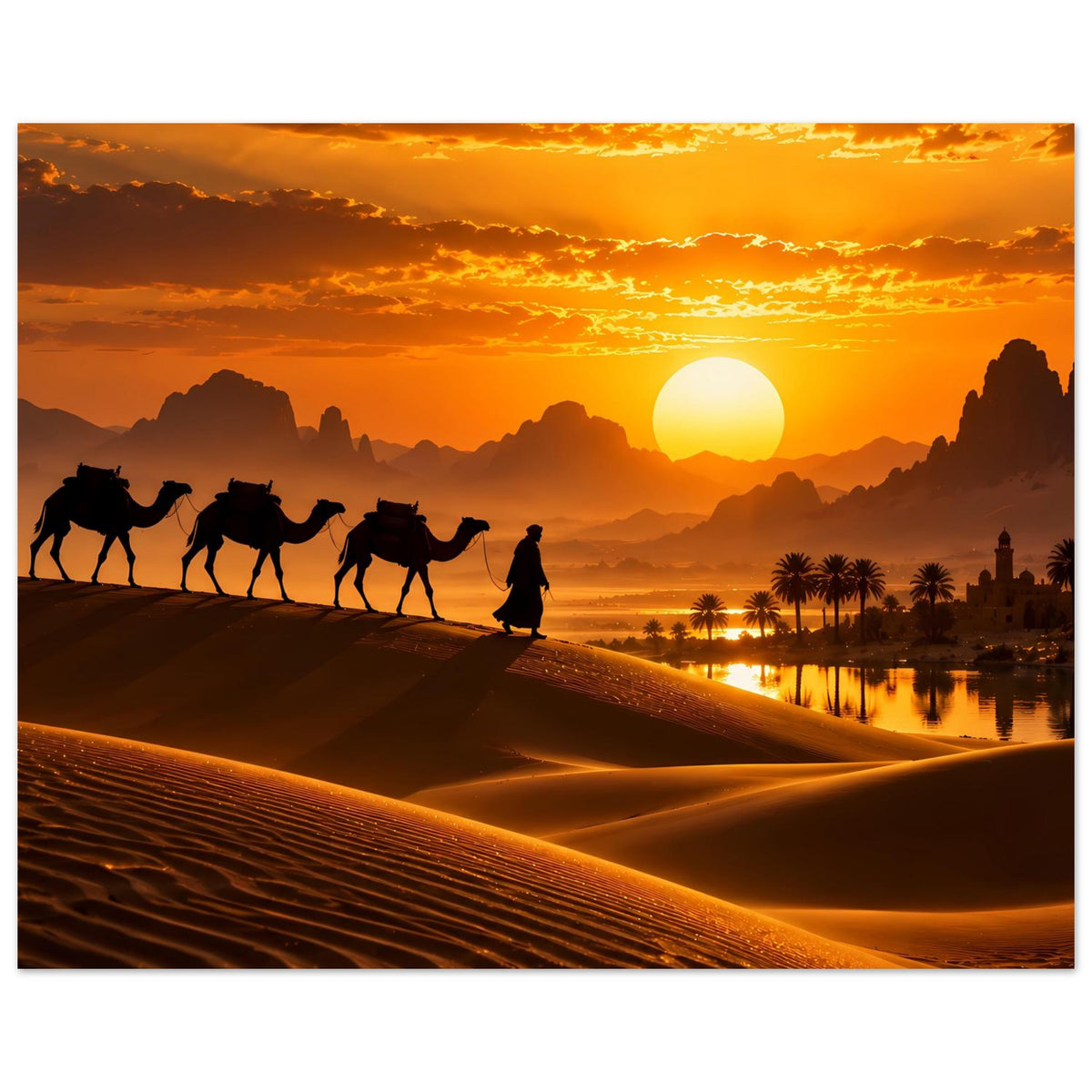 Premium-Poster mit Karawane aus Dromedaren auf Sanddünen, Sonnenuntergang über felsigen Hügeln.