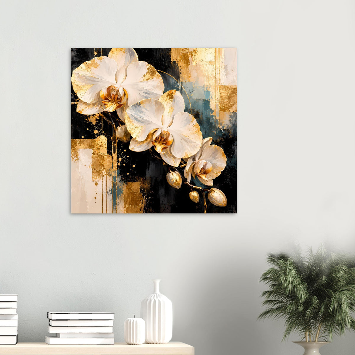 Kleines Poster mit weißen Orchideenblüten und goldenen Akzenten, zentral gerahmt