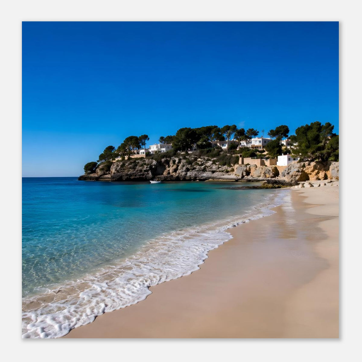 Poster mit türkisblauem Wasser, Sandstrand und Küste mit Häusern, Querformat