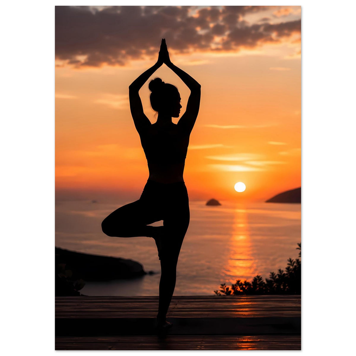 Yoga-Poster mit schwarzer Silhouette in Lotus-/Meditationspose vor untergehender Sonne