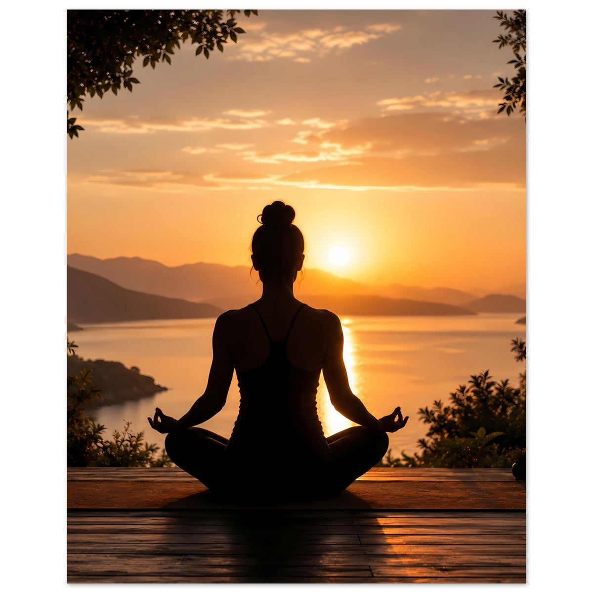 Meditationsposter im Querformat: Meditierende Yogapose im Sonnenuntergang