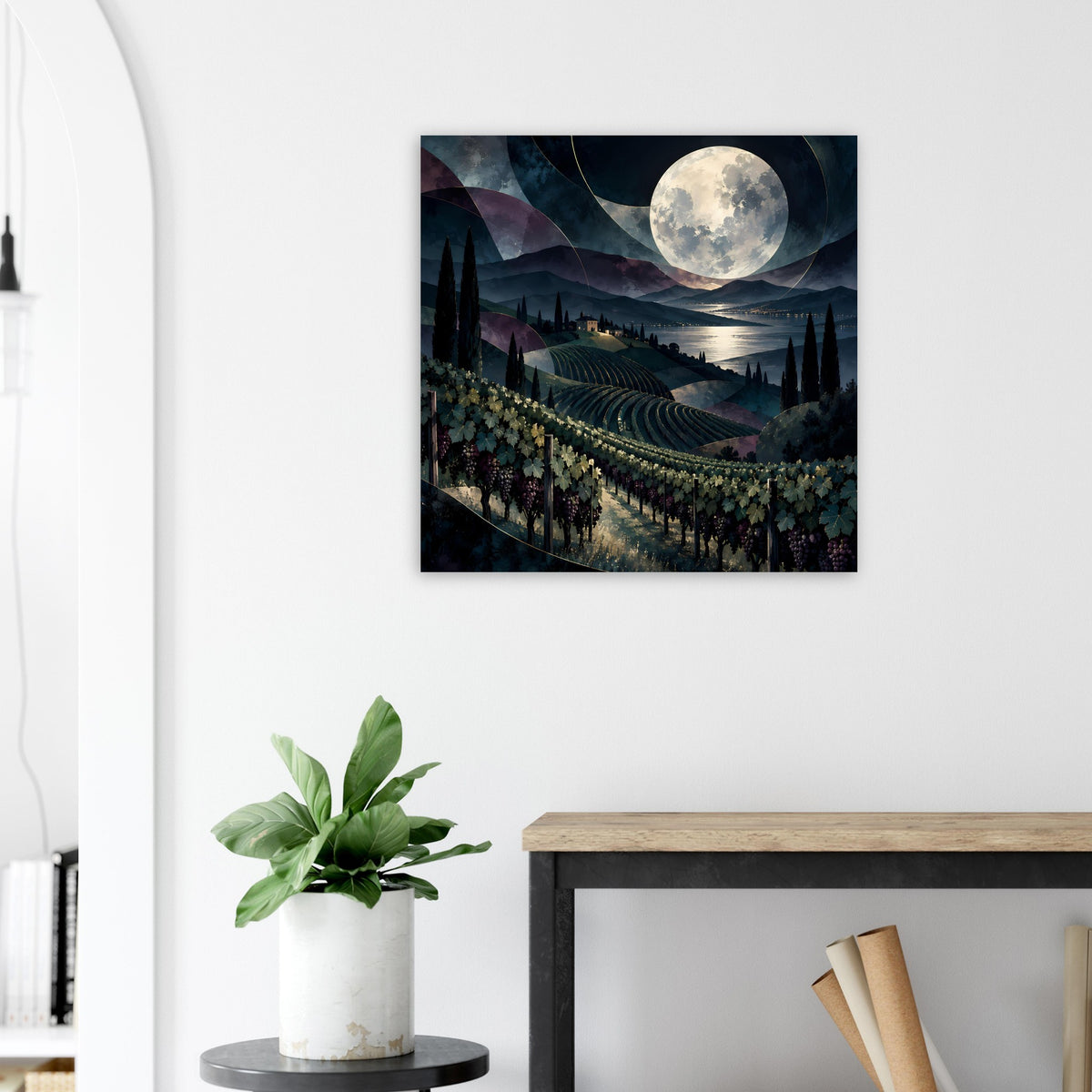 Nachtlandschaftsposter mit Vollmond am Himmel, Weinberge im Tal, Zypressen, schwarzer Rahmen