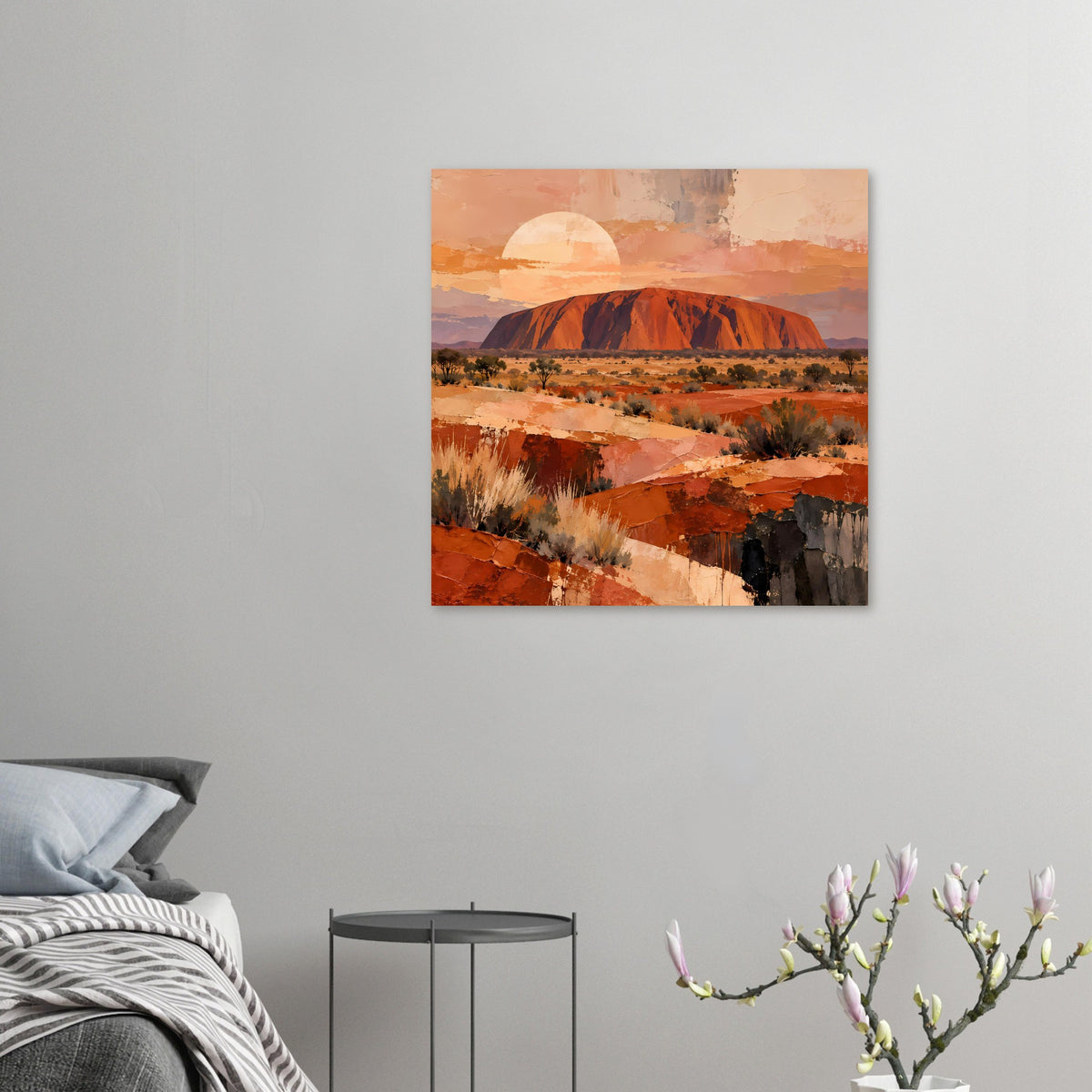 Wandposter-Quadrat mit Wüstenlandschaft, rotem Felsmonolith und großer Sonne, warm