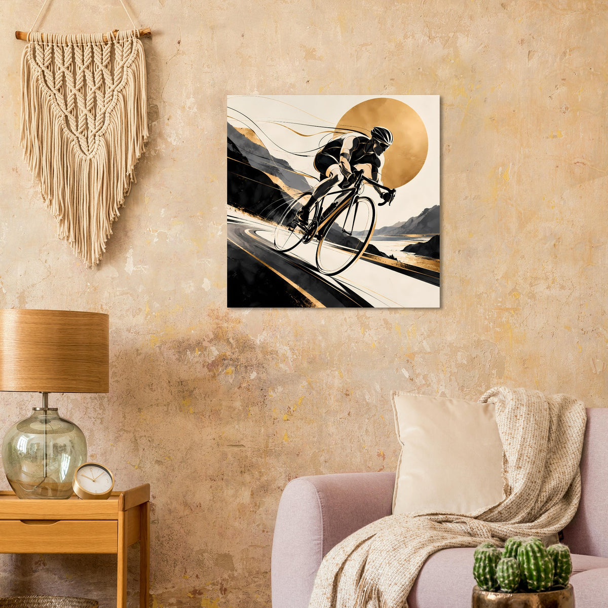 Sportposter mit Radfahrer-Motiv in Schwarz und Gold, abstrakte Landschaft und Sonne