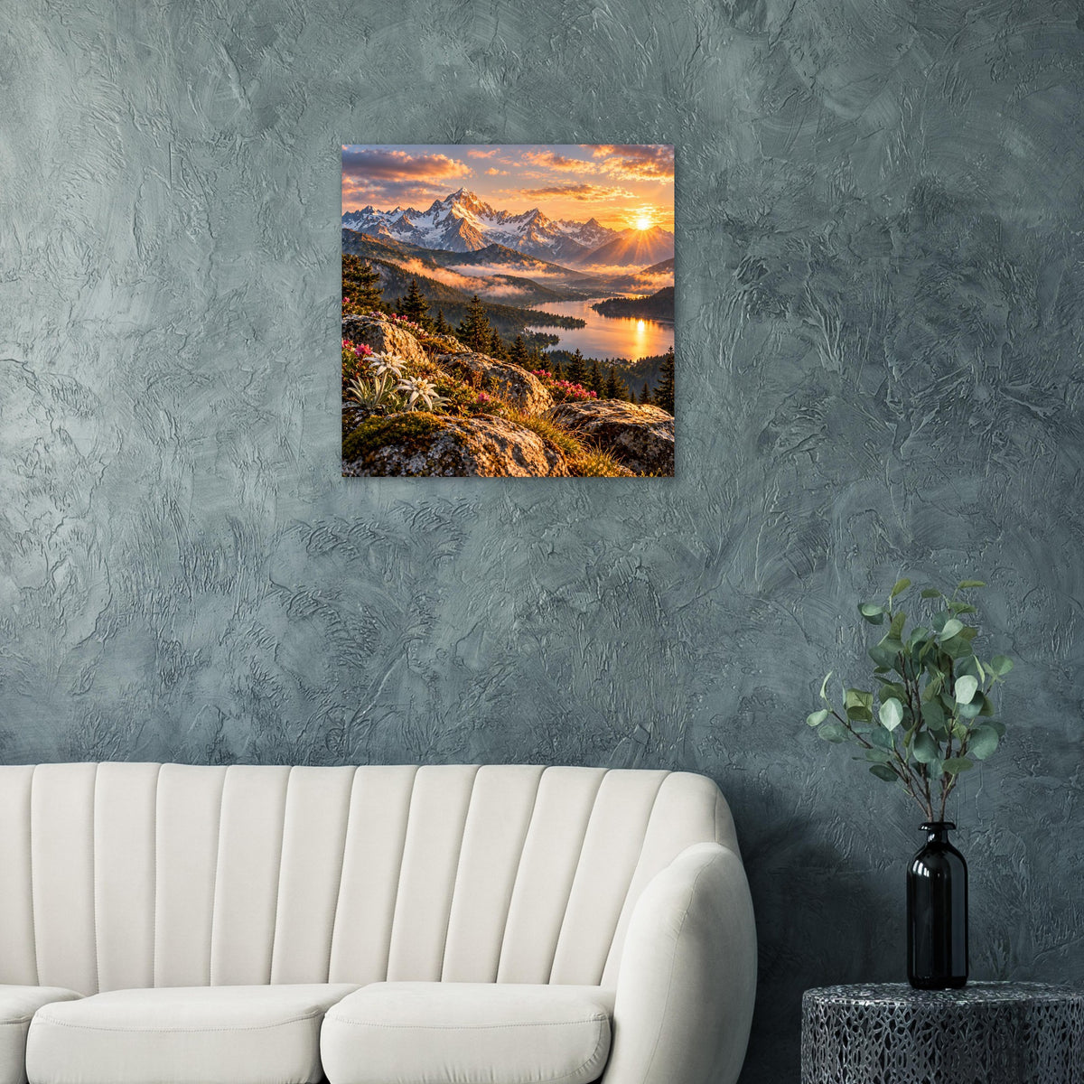 Wandposter mit Berglandschaft im goldenem Abendlicht