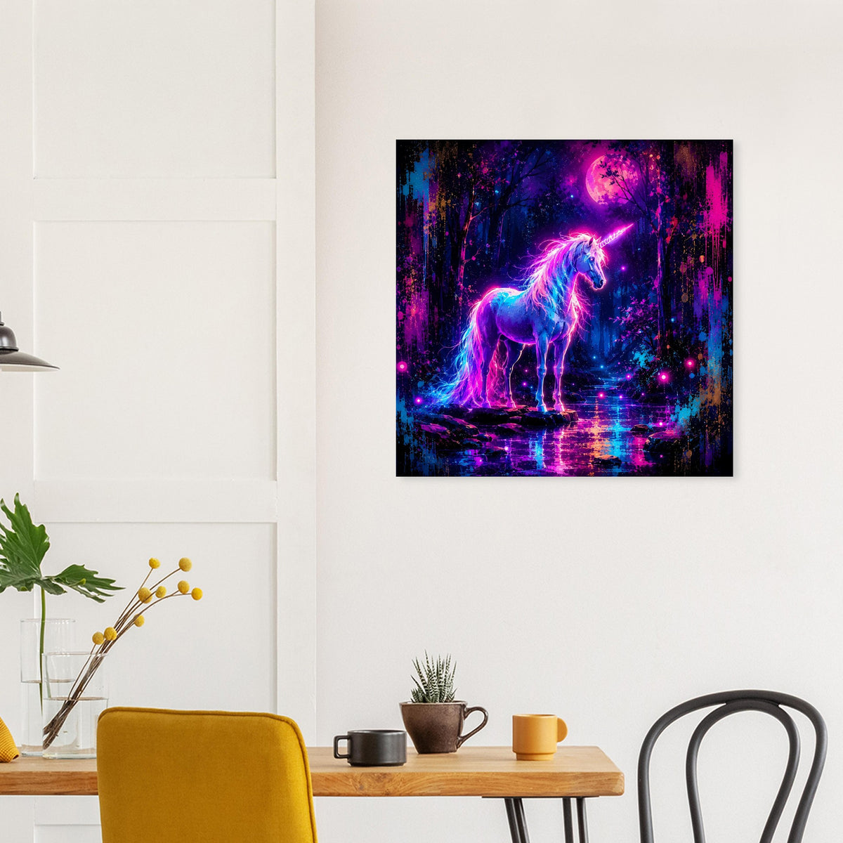 Quadratisches Poster mit Neon-Einhorn im Wald unter magentafarbenem Vollmond