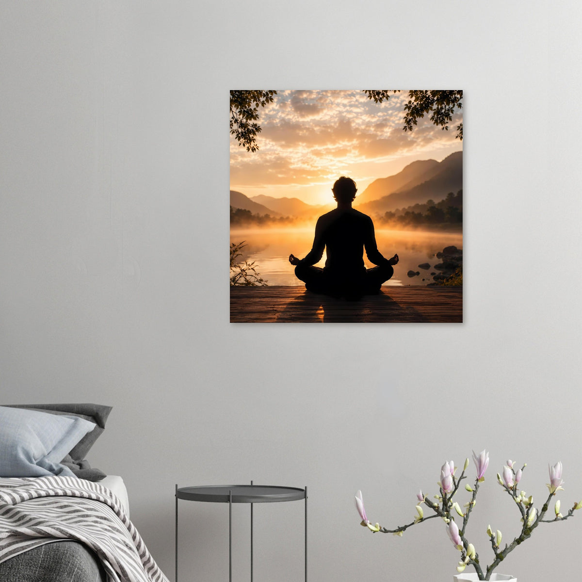 Kleines Meditationsposter an der Wand, Silhouette im Lotossitz bei Sonnenaufgang