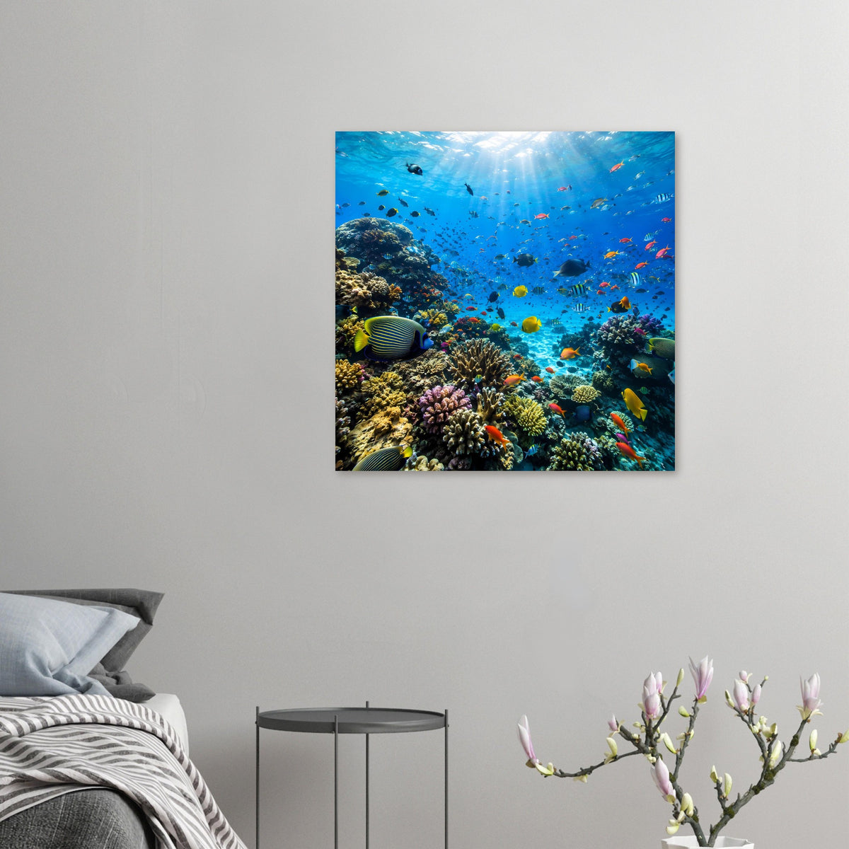 Poster mit Unterwasser-Korallenriff und farbigen tropischen Fischen im blauen Meer