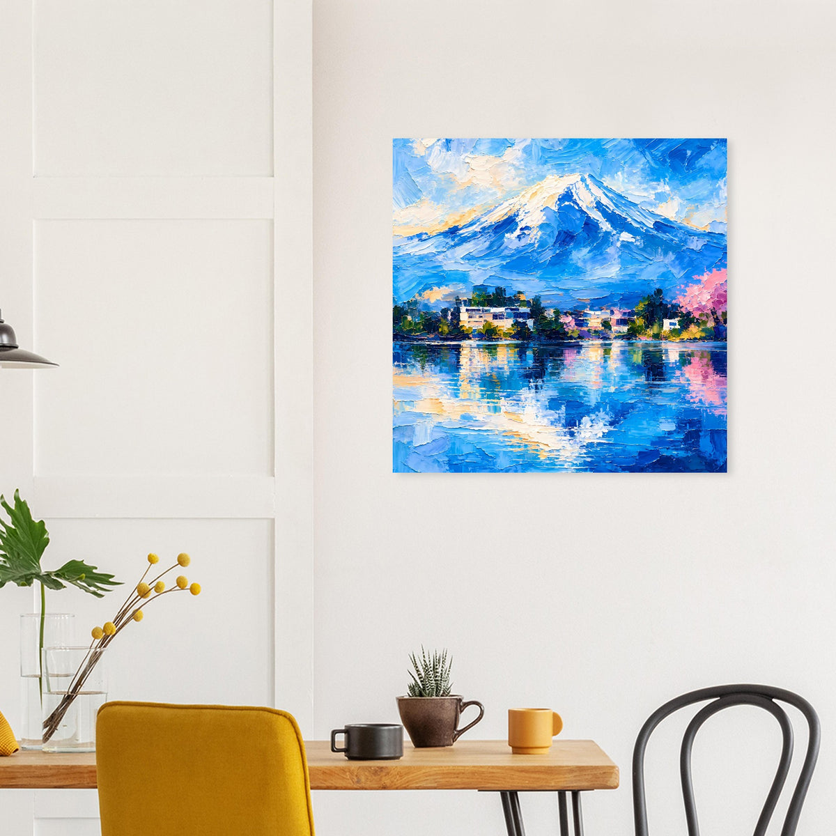 Quadratisches Poster mit Berg und Stadt am See, blauem Himmel und Reflexion