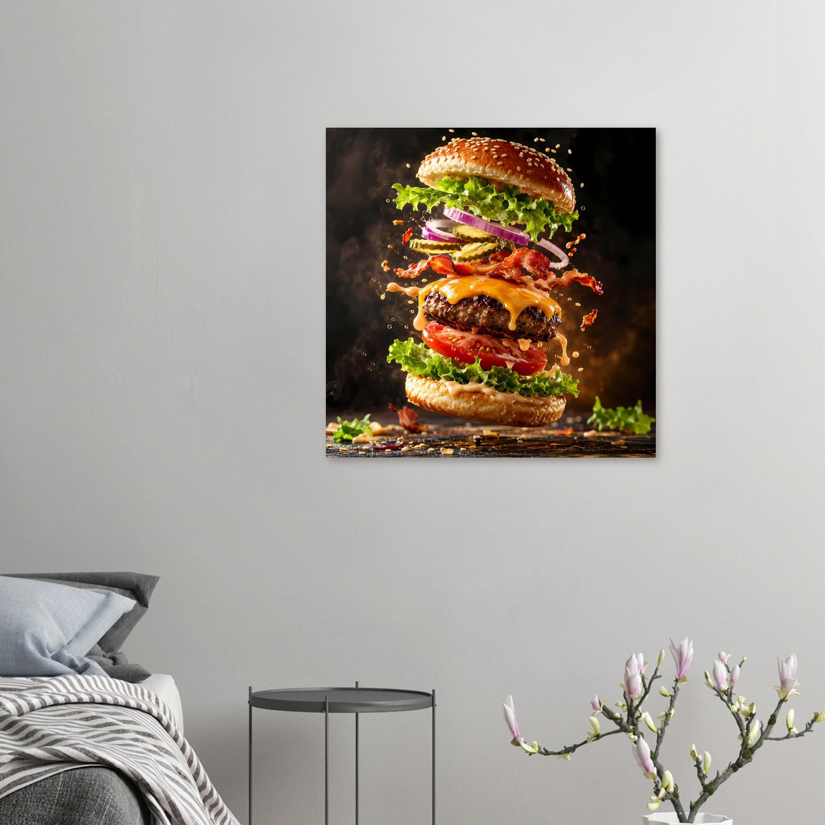 Kleines Burger-Poster mit Käsefäden und Salat, dunkle Bildfläche