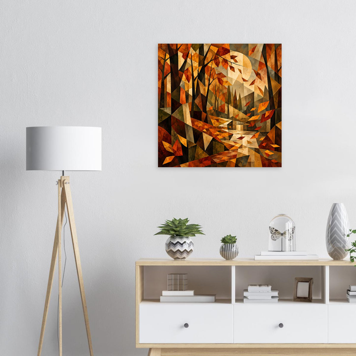 Quadratisches Poster mit kubistischer Herbstlandschaft, Dreiecke in Orange, Braun und Hellbeige.