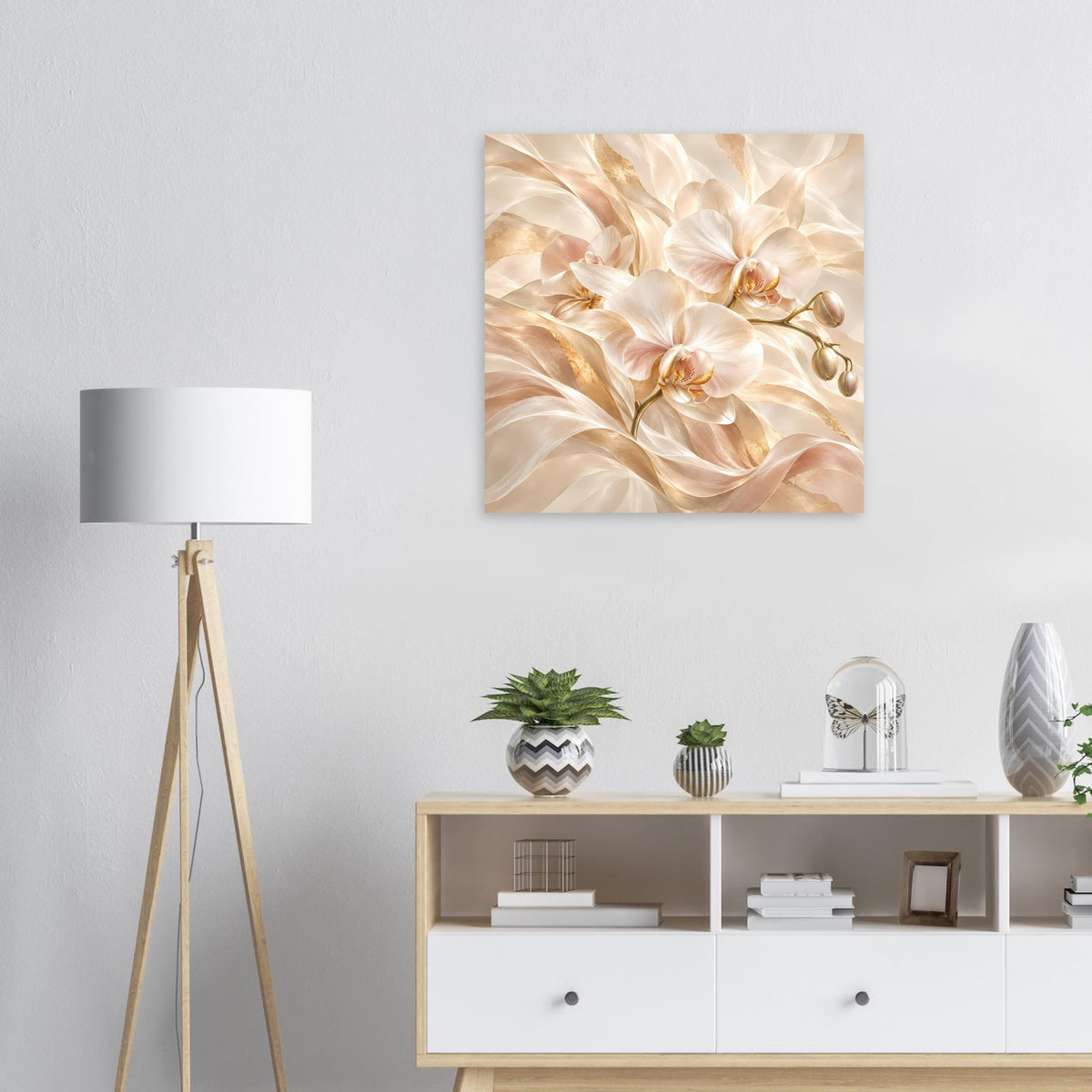 Orchideenposter mit cremefarbenen Blüten und goldenen Akzenten, quadratisch