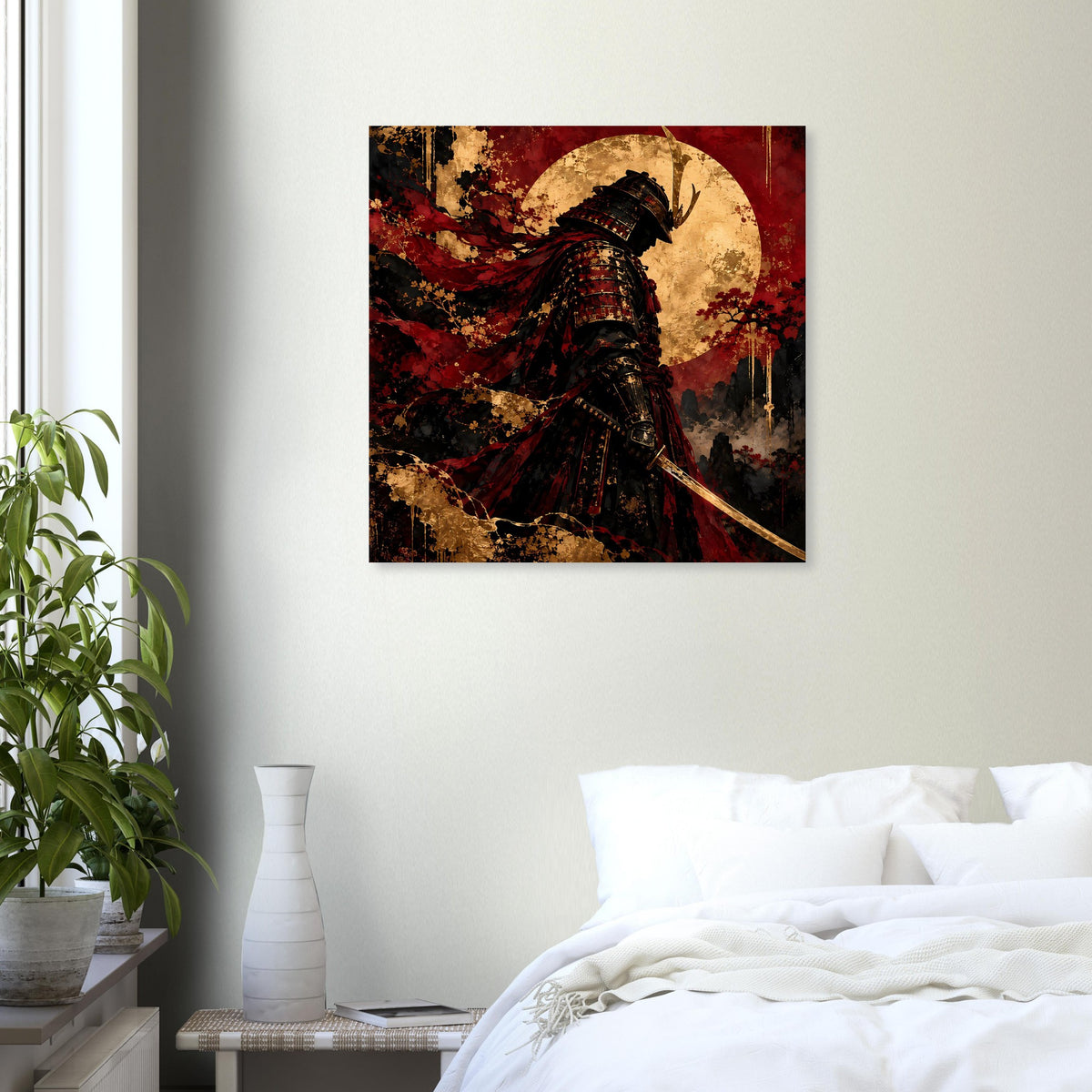 Quadratischer Wanddruck mit Samurai-Krieger, dunklem Gesichtsschutz und rotem Umhang vor goldenem Mond.