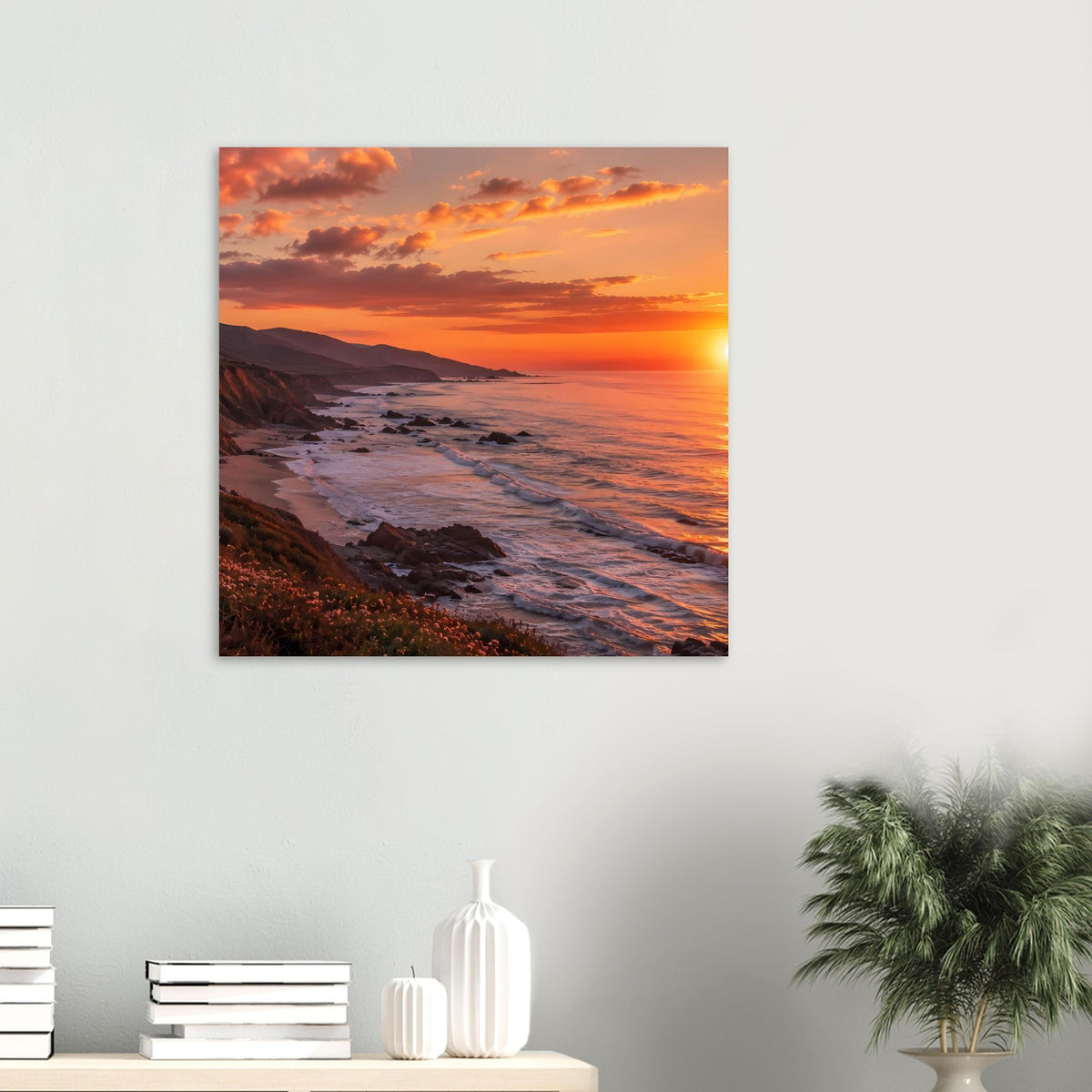 Quadratisches Poster mit Sonnenuntergang über einer Küste und warmen Farbtönen