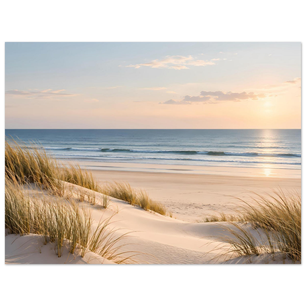 Großformatiges Poster: Strandlandschaft mit Dünen, Wellenlinie und Pastellsonne am Himmel