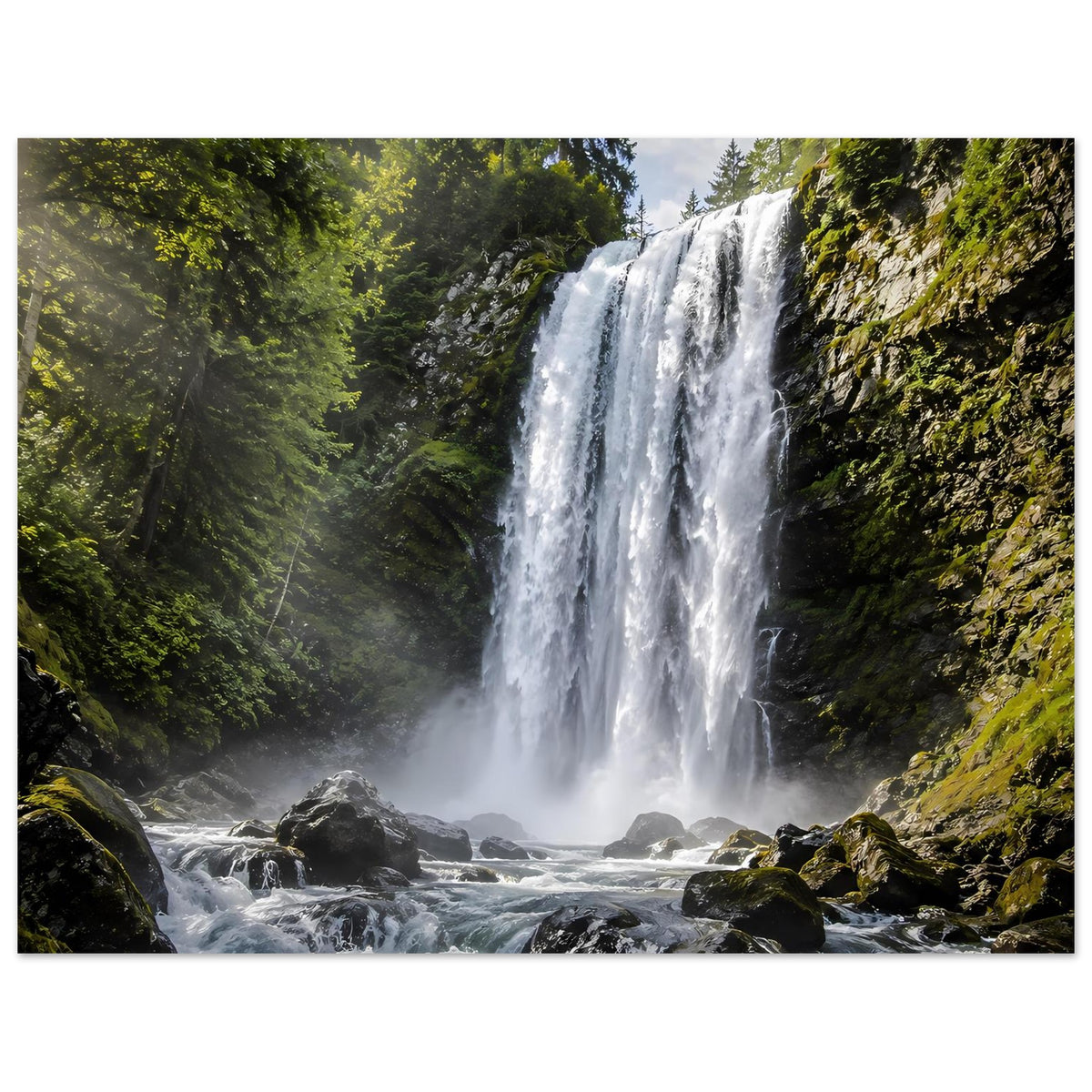 Wasserfall-Premium-Poster im Querformat: Wasserfall und felsige Bachkante im Wald