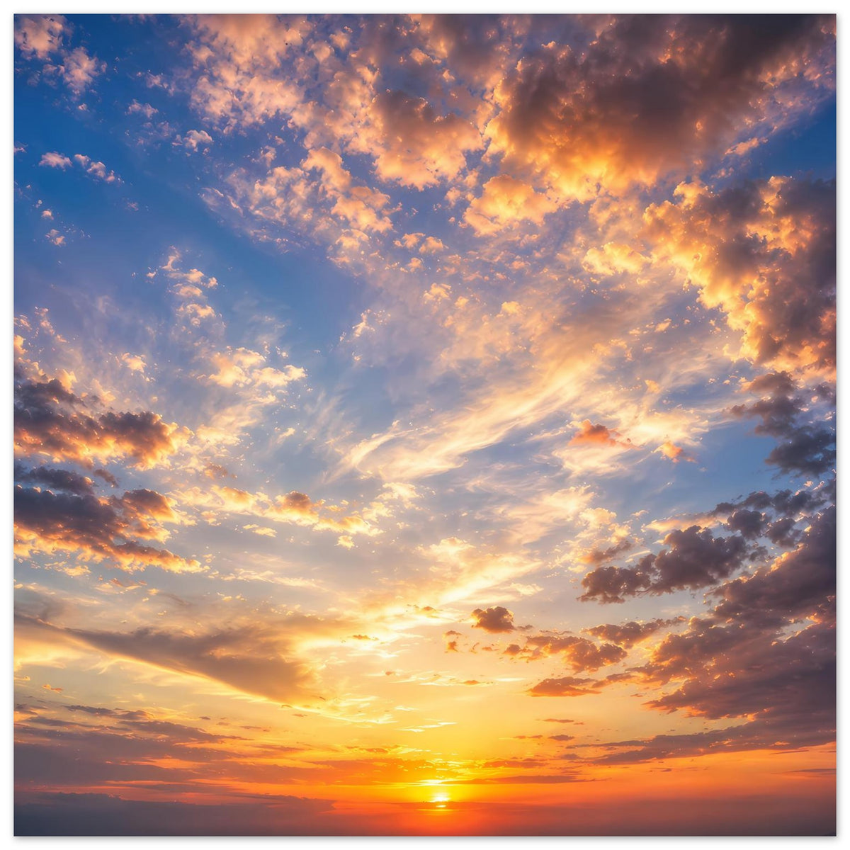 Sonnenuntergangs-Poster mit leuchtendem Horizont, goldenen Wolken und blauem Himmelverlauf