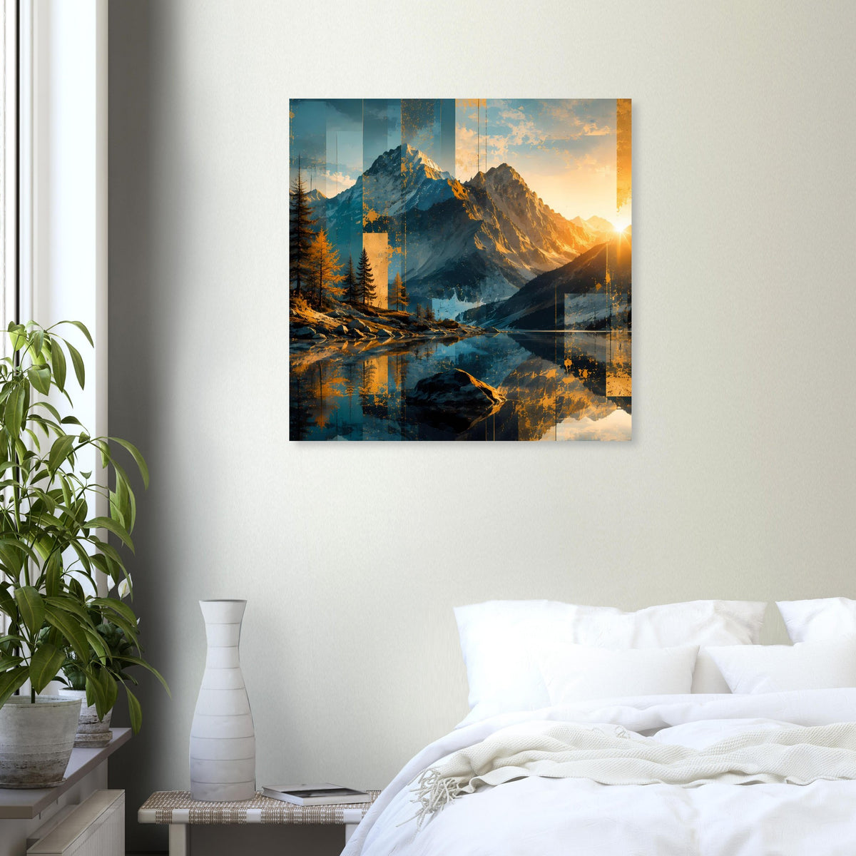 Quadratisches Poster mit Berglandschaft in Blau und goldenen Lichtstrahlen