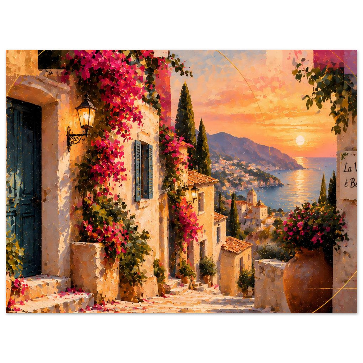 Querformat-Poster mit mediterraner Gasse, Blütenranken, Zypressen und Sonnenuntergang am Meer