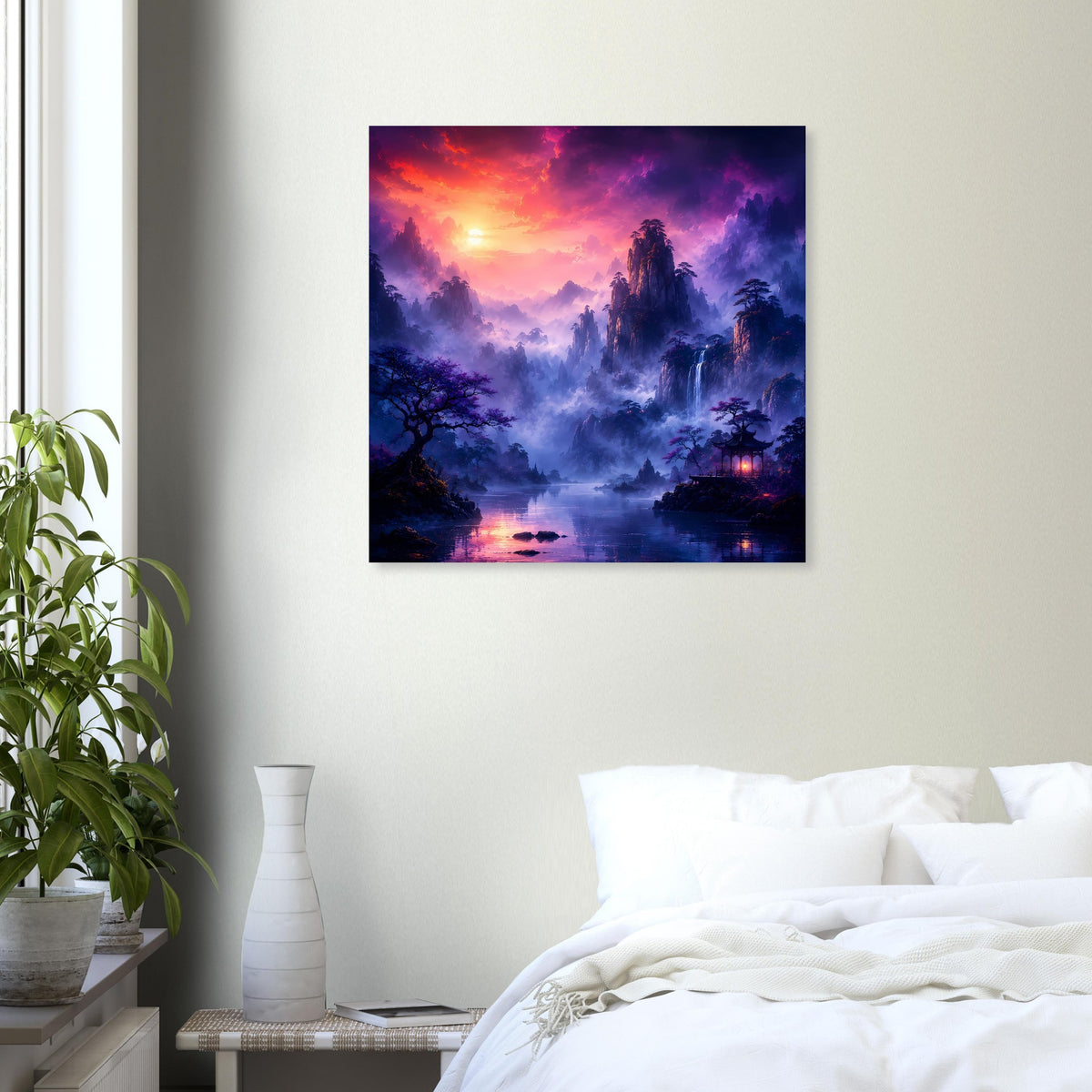 Fantasy-Poster mit nebligen Bergen, violettem Himmel, Wasserfläche und Sonnenaufgang