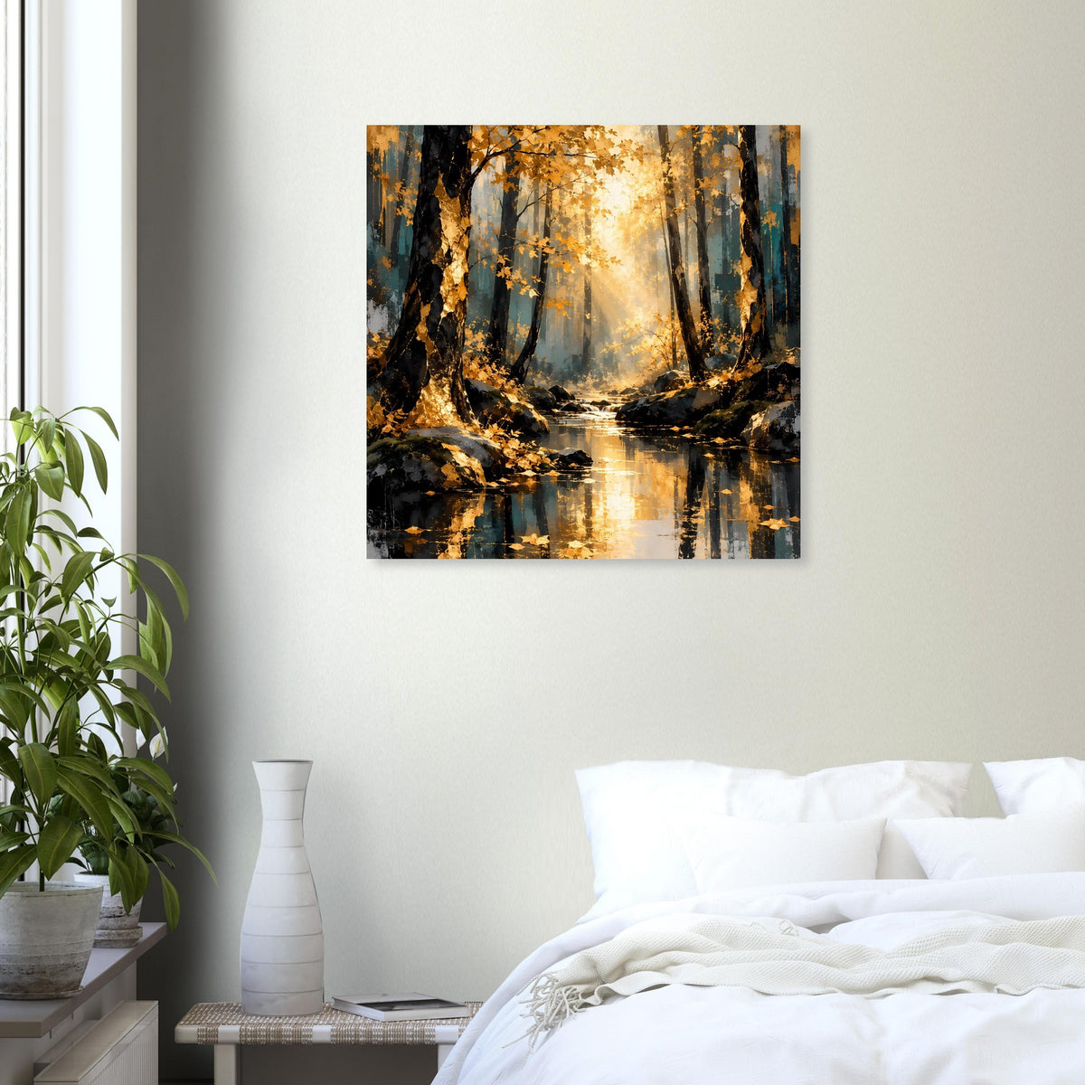 Quadratisches Poster mit Sonnenstrahlen durch Bäume, dunklem Wald und Bachlauf.