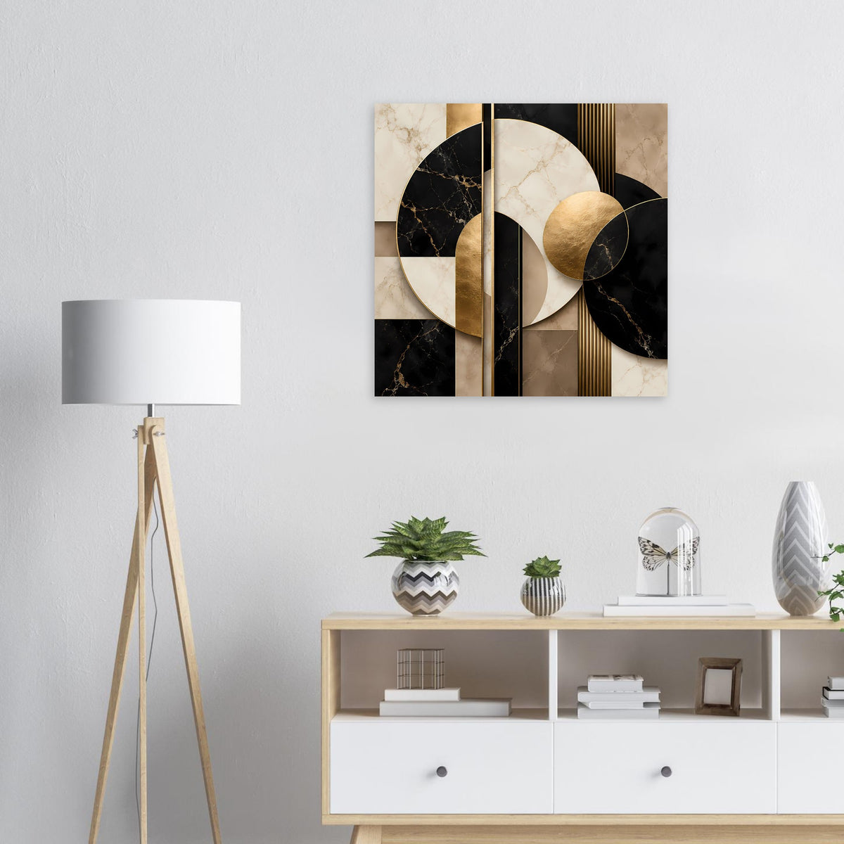 Wandposter mit geometrischen Marmorelementen, goldenen Linien und schwarzen Akzenten.