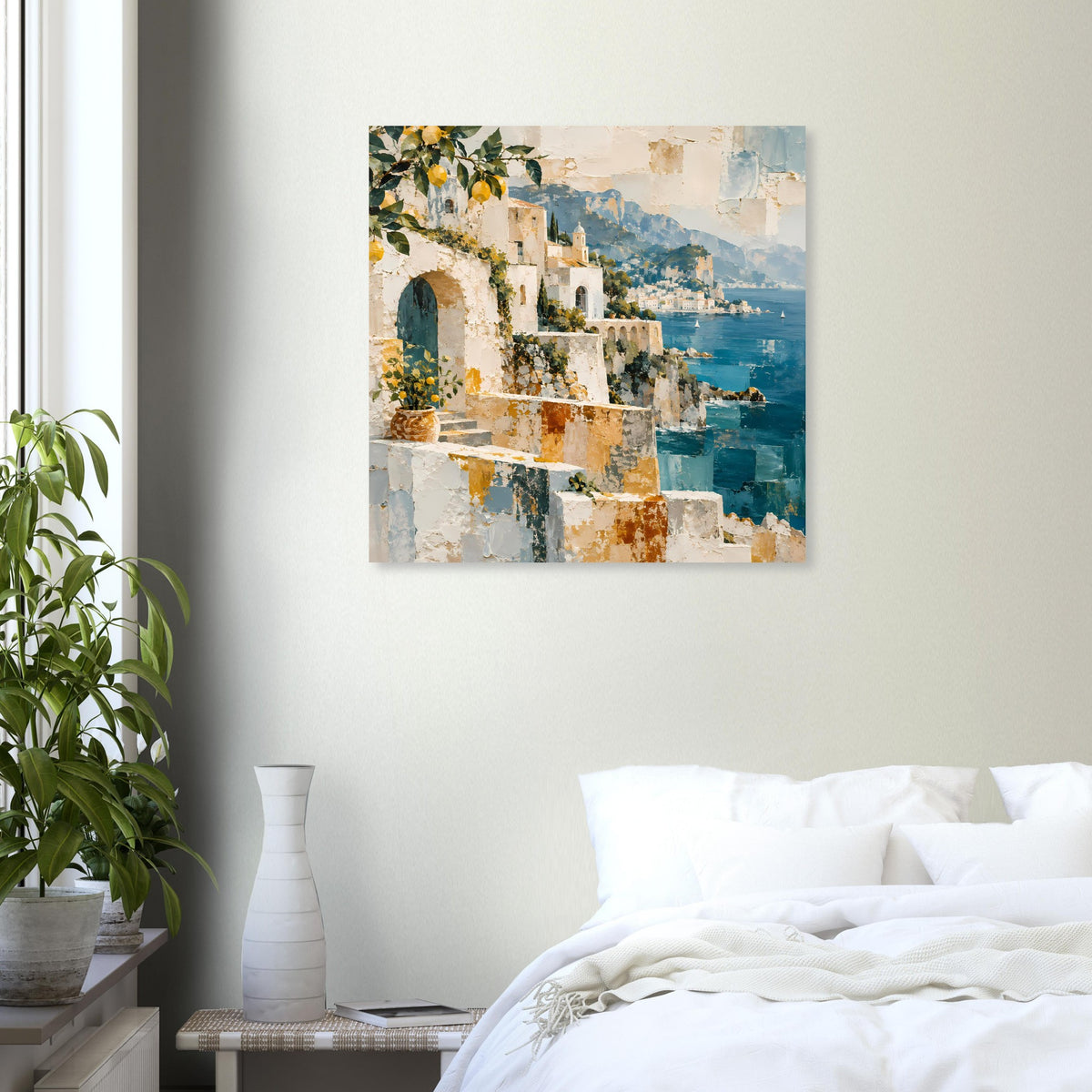 Kunstposter mit mediterraner Küstenlandschaft in Ocker- und Tiefblau-Tönen