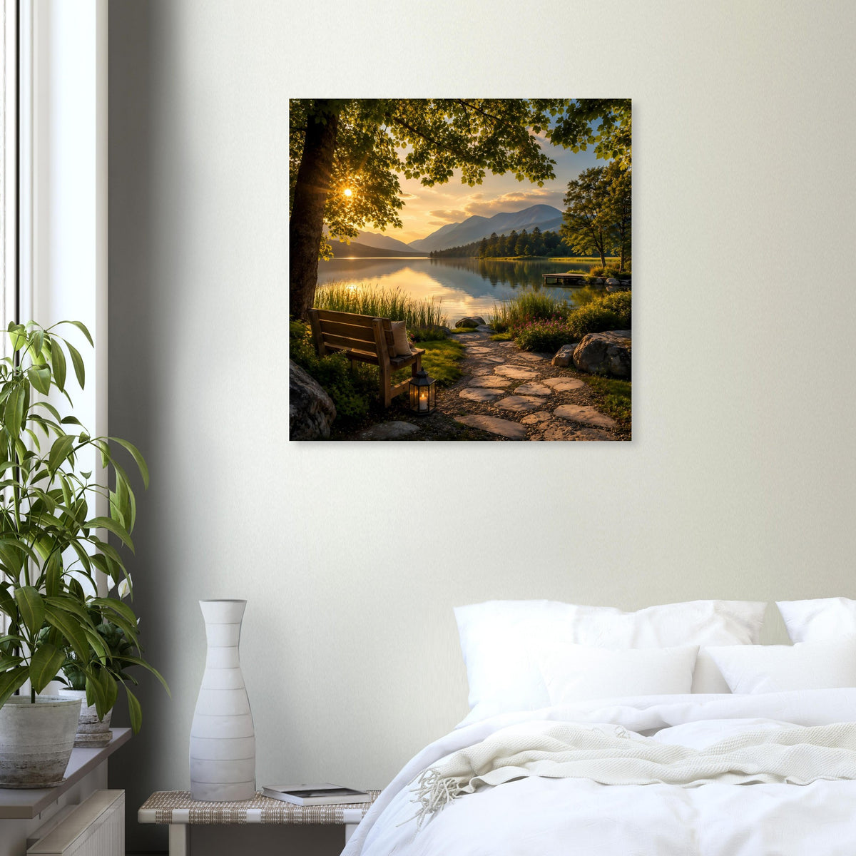 Quadratisches Poster mit See, Bäumen und Sonnenstrahlen am Weg