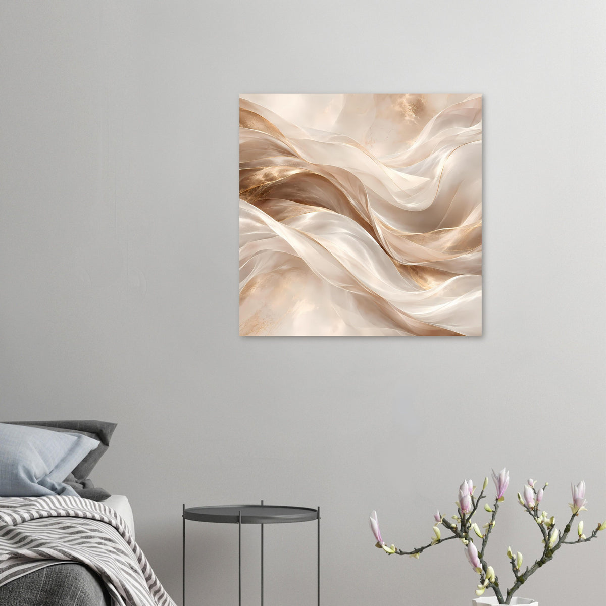 Kleines quadratisches Wellen-Poster in Beige- und Goldtönen, mit Rand.