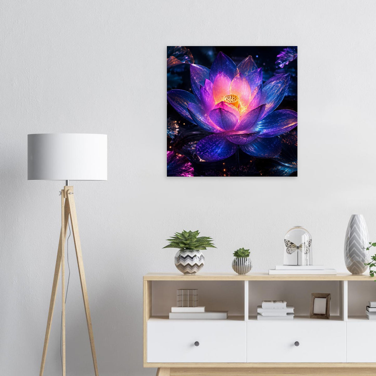 Quadratisches Wandposter: Lotusblume mit goldener Mitte, violett-blau schimmernd
