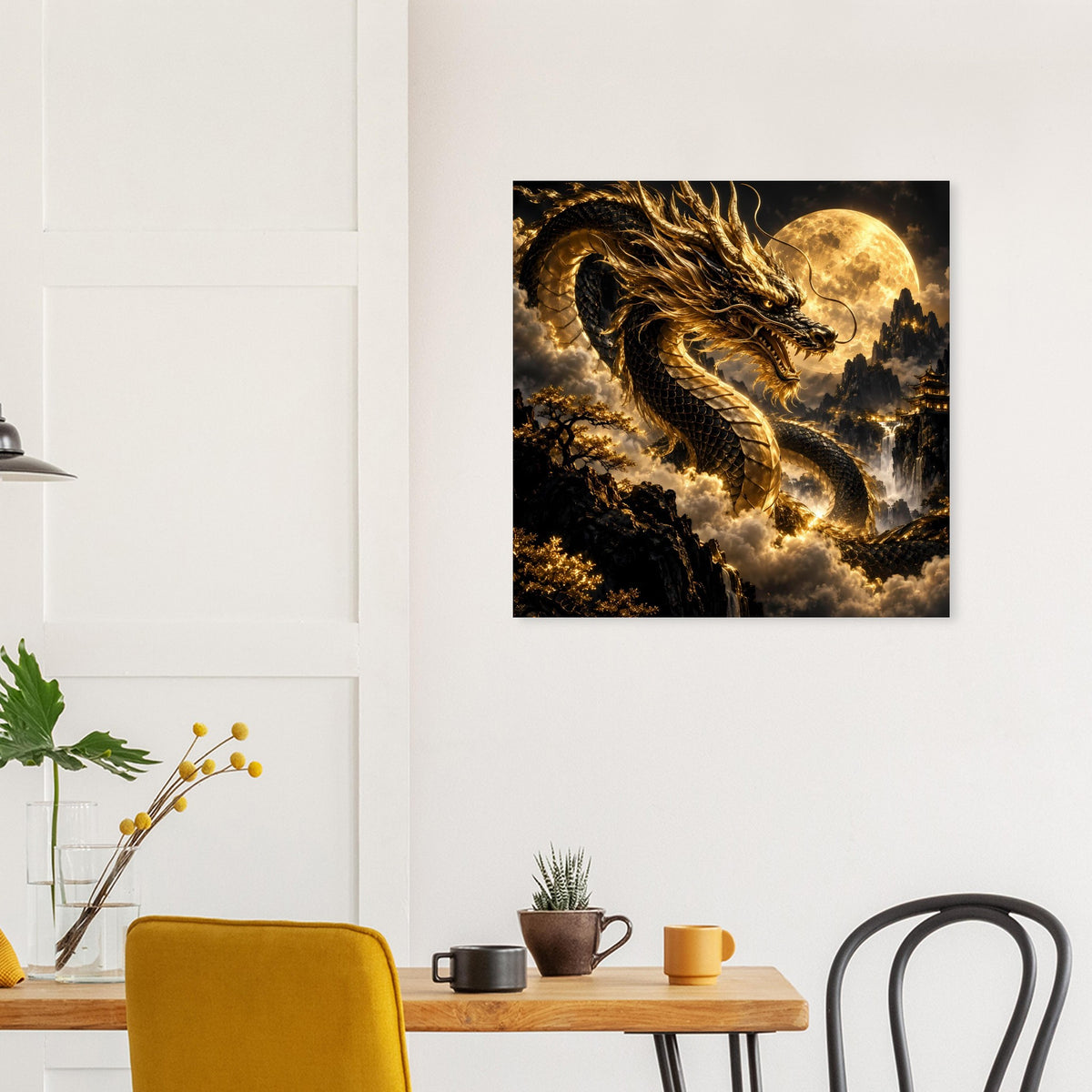 Quadratisches Poster mit gold leuchtendem Drachen und Vollmond in dramatischer Wolkenkulisse