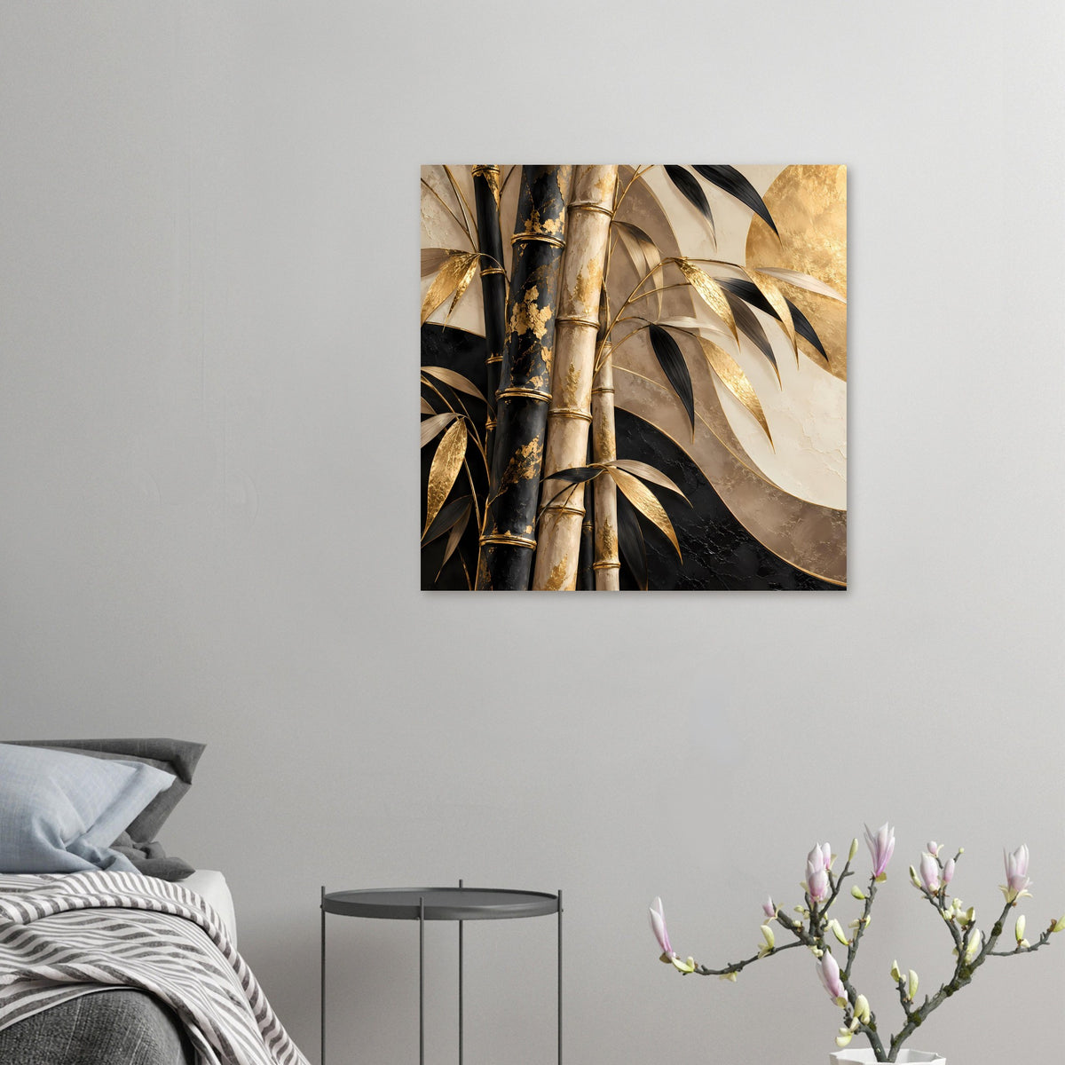 Poster mit Bambusmotiv im Kleinformat: schwarze und goldene Halme, beige Hintergrund, Blätter
