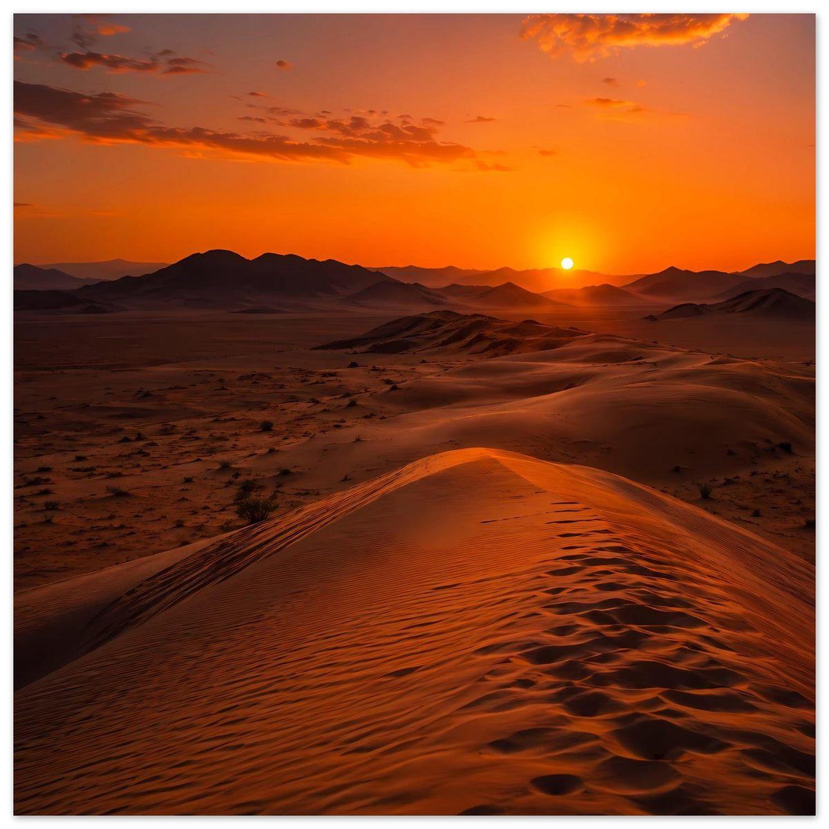 Poster mit Wüstenpfad aus Sandwellen, orange Himmel und Sonne am Horizont