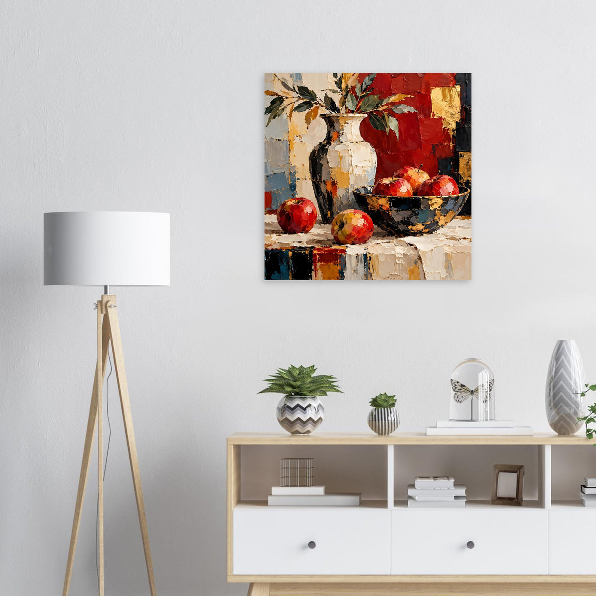 Gerahmtes Kunstposter mit Stillleben: Vase, Schale und rote Früchte auf farbiger Fläche