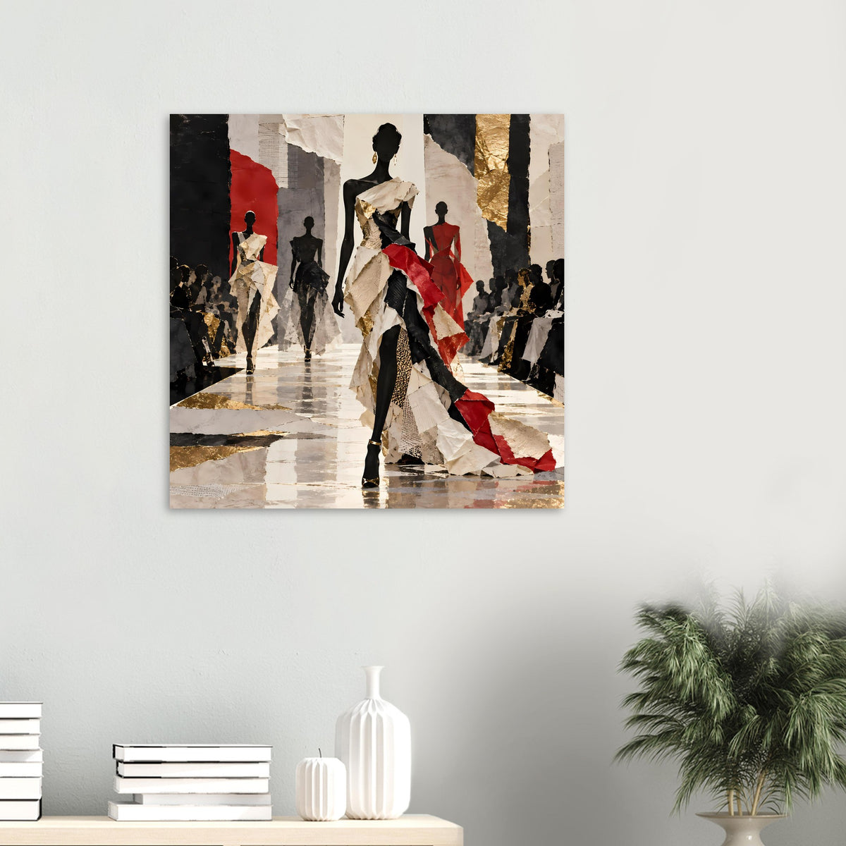 Kleines Modeposter mit Laufstegszene, schwarze Silhouetten, rote Akzente, goldene Wandflächen