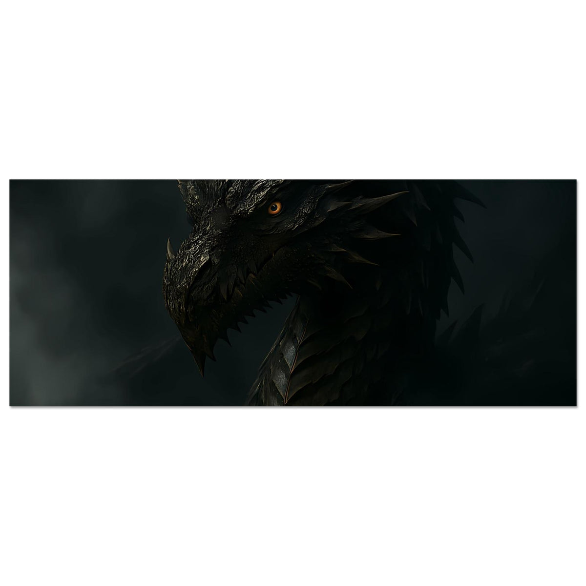 Fantasy-Poster im Querformat: schwarzer Drache mit orangefarbenem Auge