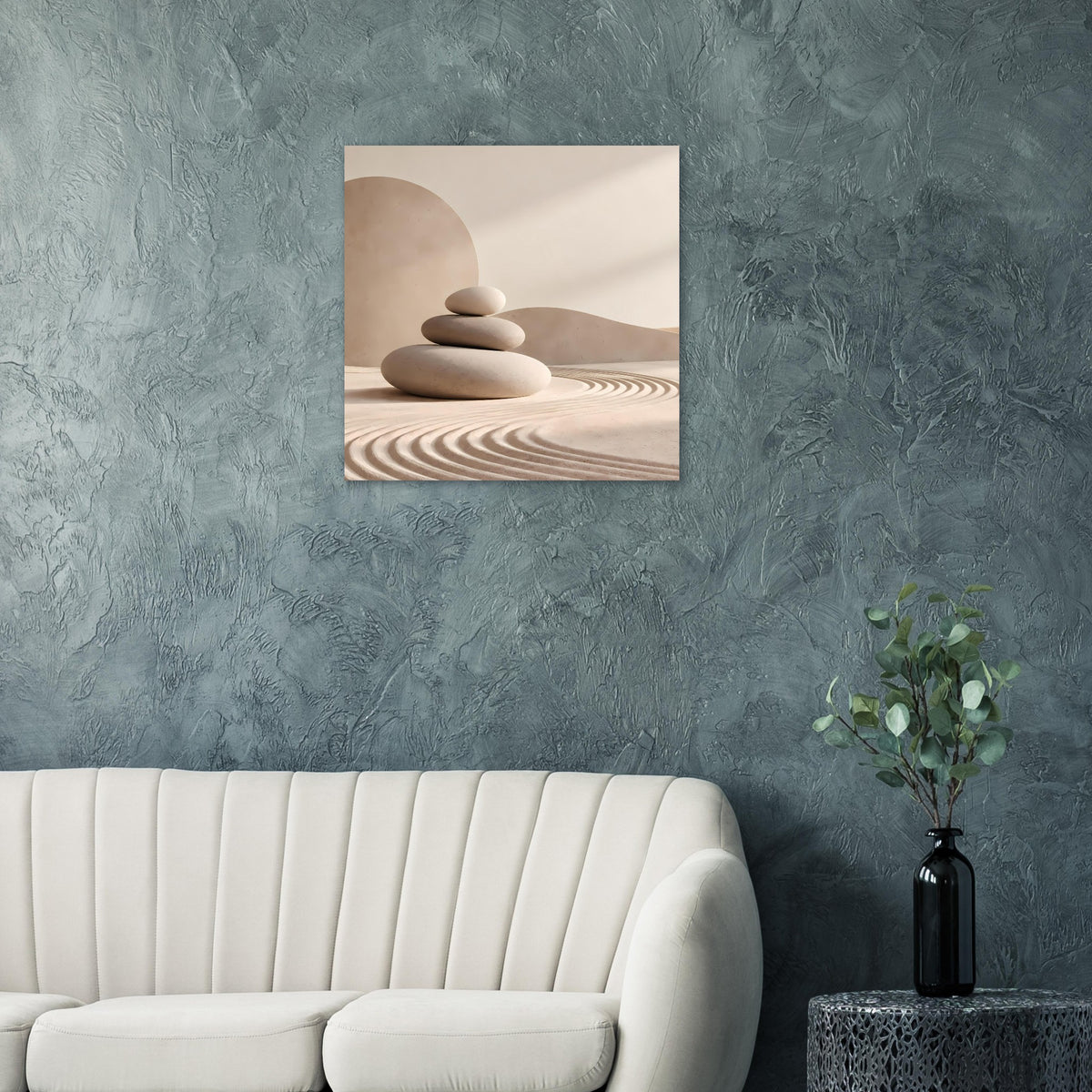 Wandposter mit abstrahierter Zen-Szene: Steinstapel auf Sand mit Wellenstruktur