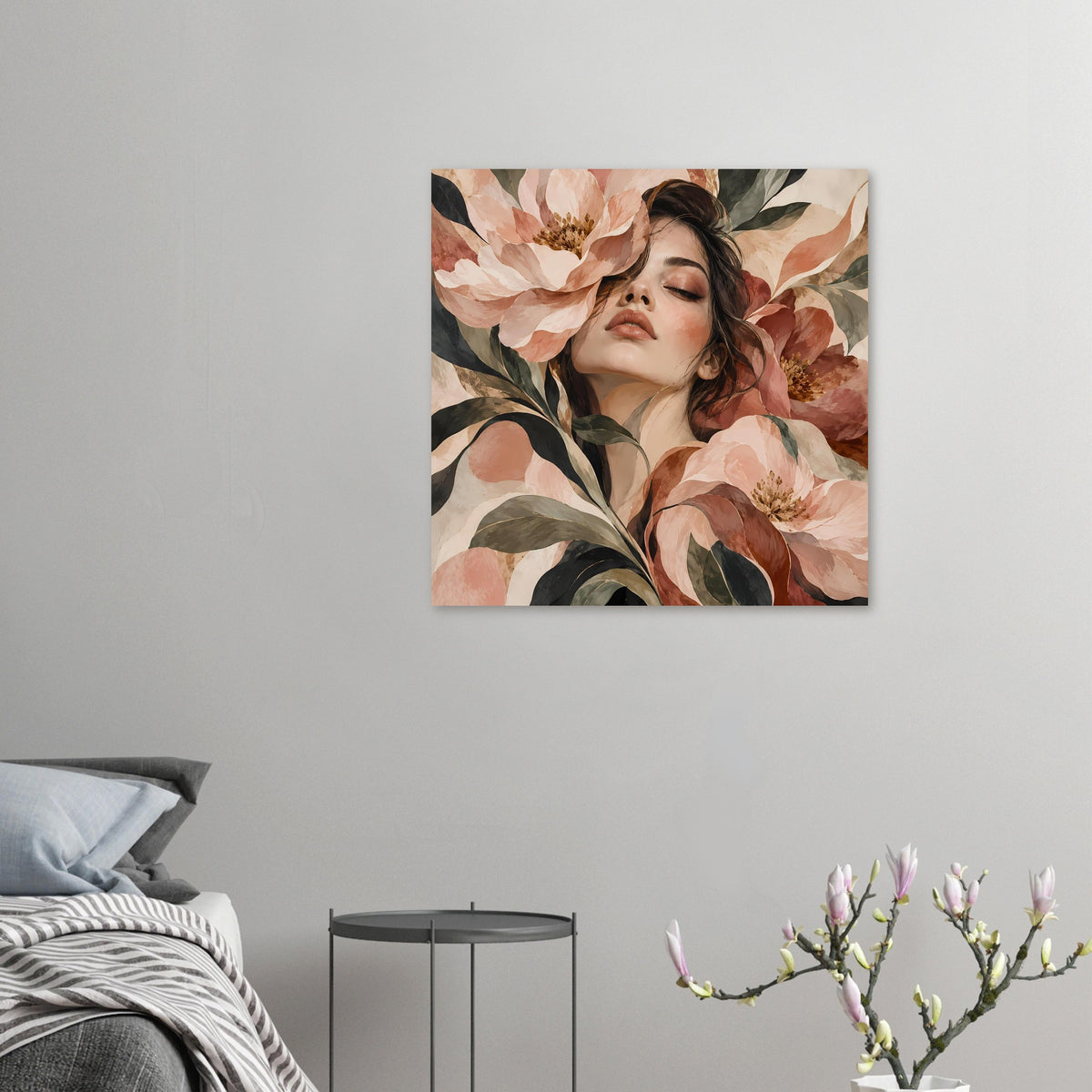 Kleines Poster an der Wand mit Blumenportrait einer Frau, Blüten in Rosa und grüne Blätter.