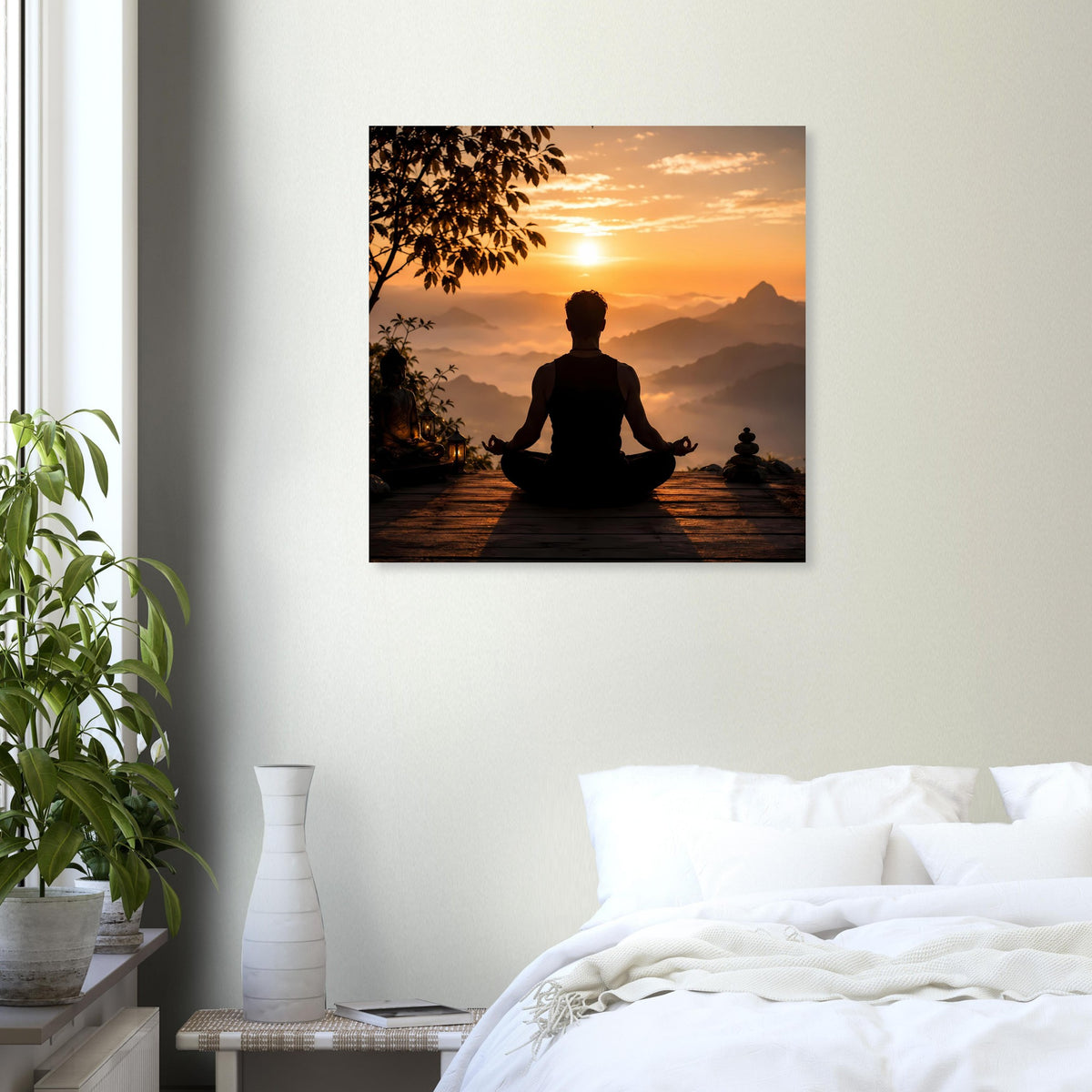 Gerahmtes Meditationsposter: Sonnenuntergang, Meditationsfigur im Lotussitz, Berge